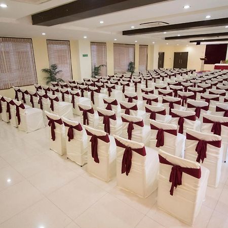 Grand Sarovar Portico, Lātūr Exterior foto